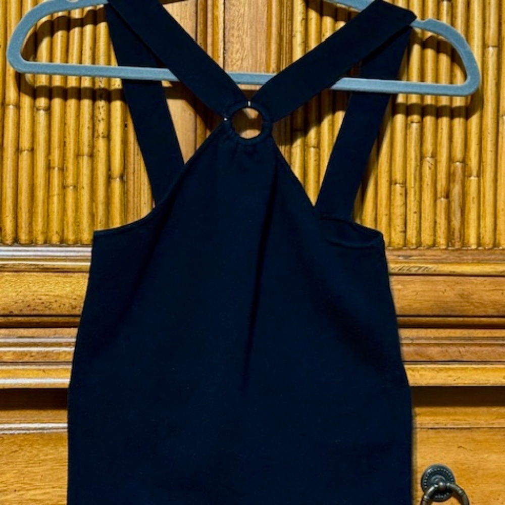 Loft black top with ring